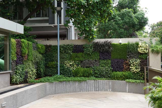 5 Impressive Ways Architects and Interior Designers Can Incorporate a Living Vertical Garden Wall Into Their Plans living vertical garden wall
